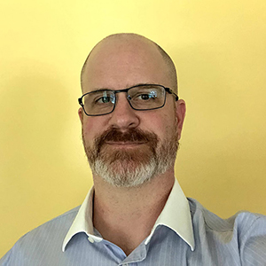 Erik Menke headshot